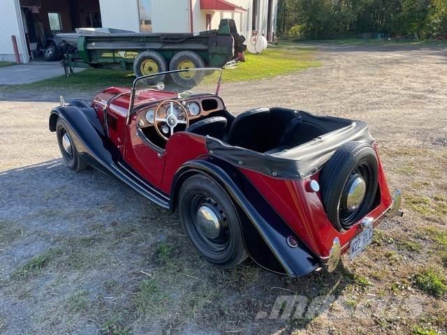 Morgan Plus 4 Lengvieji automobiliai
