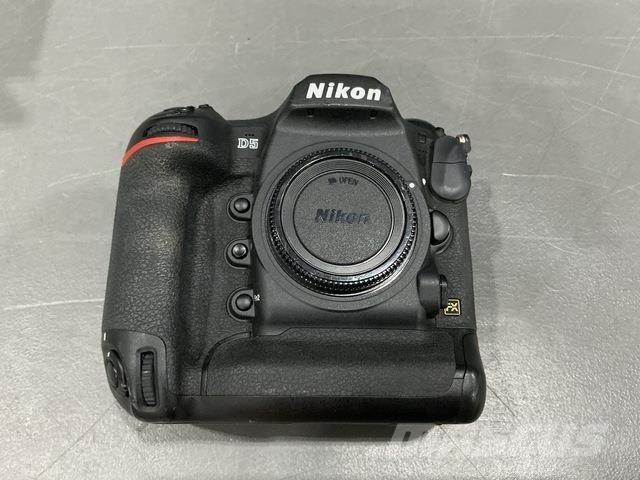  Nikon D5-a Statyba - Kita