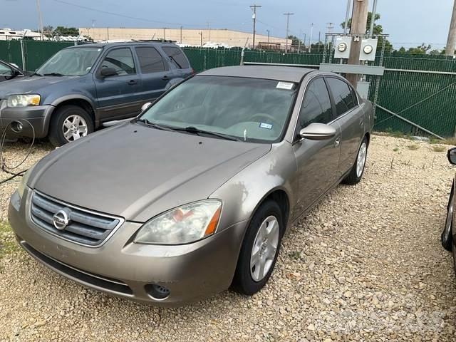 Nissan Altima Lengvieji automobiliai