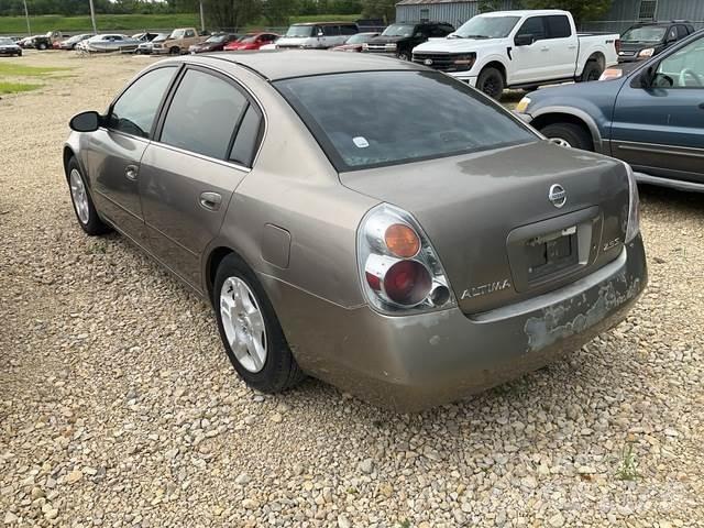 Nissan Altima Lengvieji automobiliai