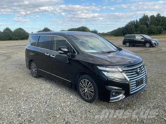 Nissan Elgrand Mikroautobusai