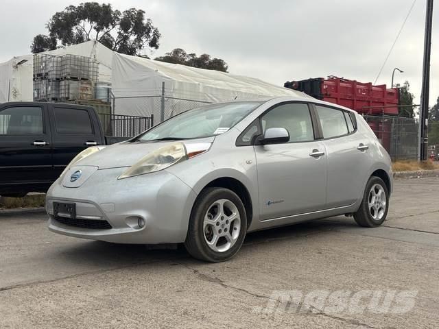 Nissan Leaf Lengvieji automobiliai