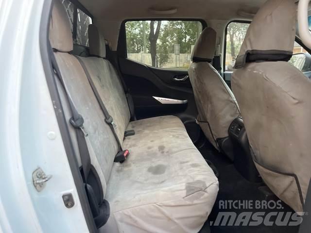 Nissan Navara Pikapai / Bortiniai sunkvežimiai