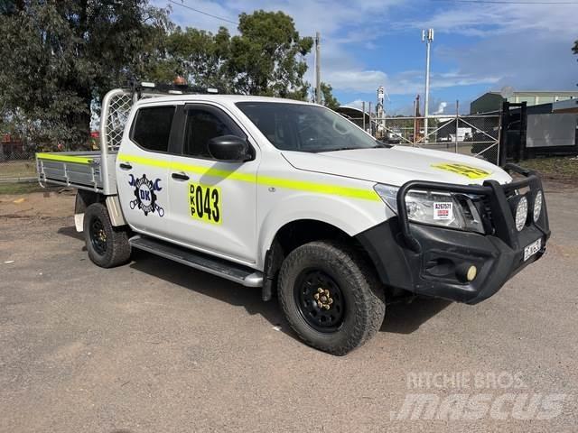Nissan Navara Pikapai / Bortiniai sunkvežimiai