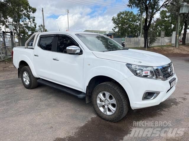 Nissan Navara Pikapai / Bortiniai sunkvežimiai