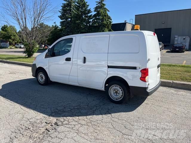 Nissan NV200 Krovininiai furgonai