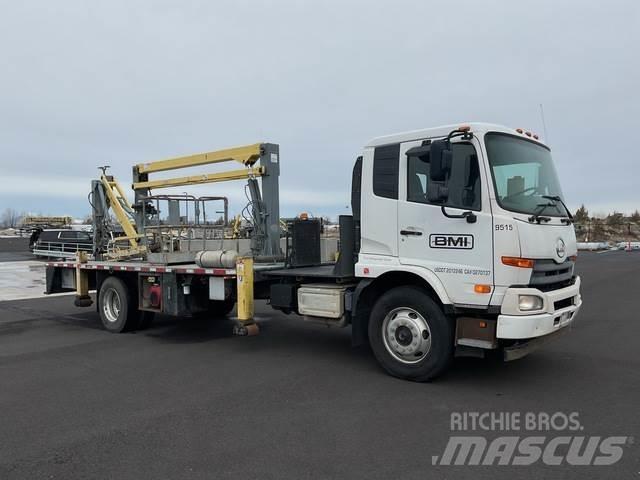 Nissan UD3300 Statyba - Kita