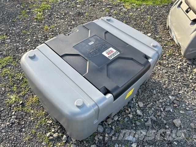  Olsen DD210 Degalų ir priedų talpyklos