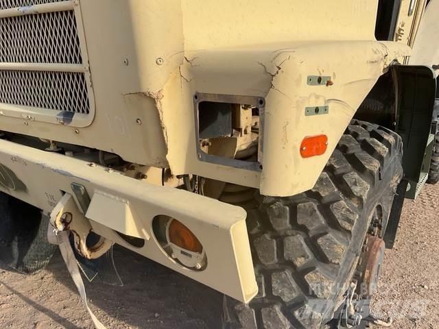 Oshkosh  Sunkvežimiai su dengtu kėbulu