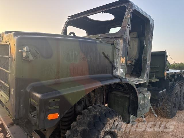 Oshkosh  Sunkvežimiai su dengtu kėbulu