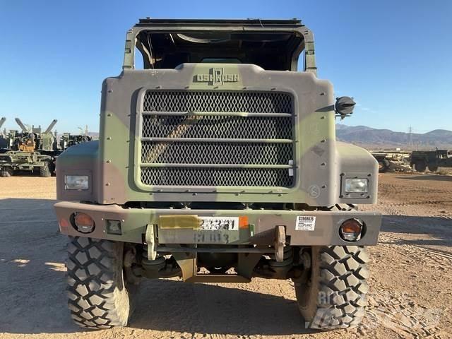 Oshkosh AMK29 Savivarčių priekabų vilkikai