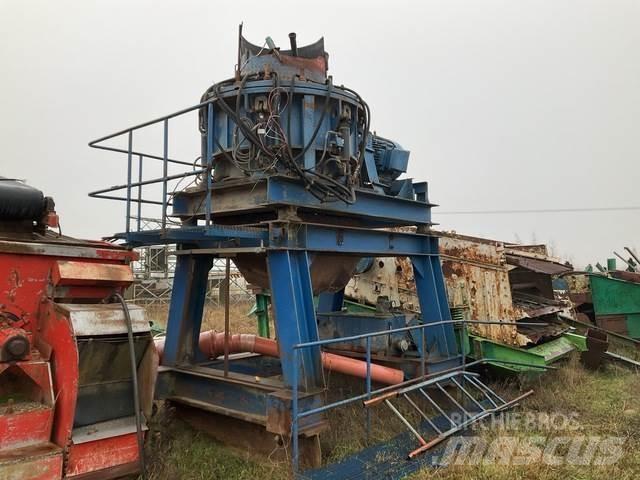 Pegson 900 Trupintuvai