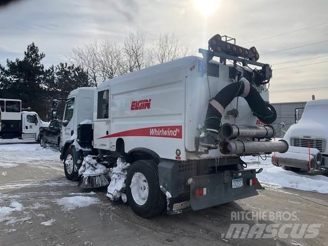 Peterbilt 220 Šlavimo sunkvežimiai