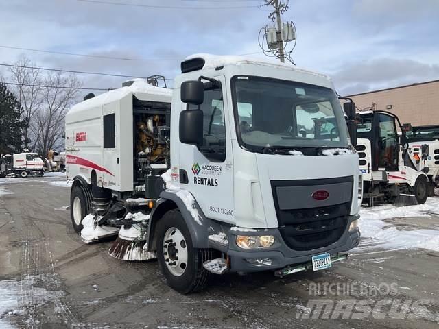 Peterbilt 220 Šlavimo sunkvežimiai