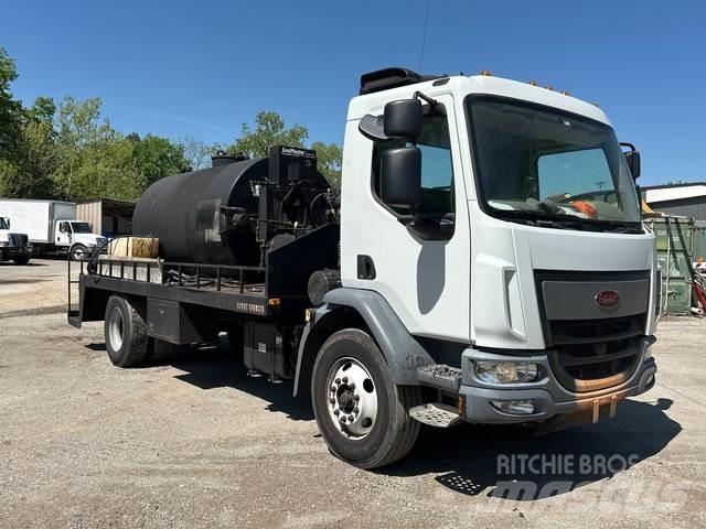Peterbilt 220 Kita