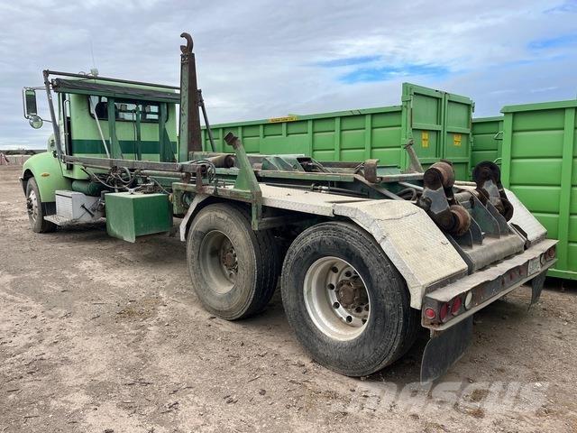 Peterbilt 330 Sunkvežimiai su keliamuoju kabliu