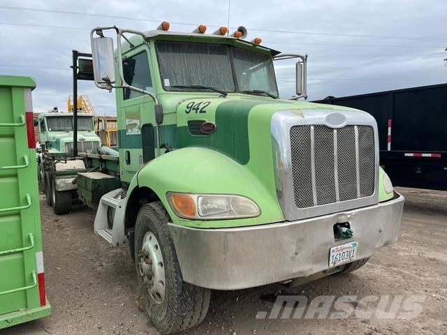 Peterbilt 330 Sunkvežimiai su keliamuoju kabliu
