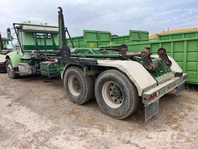 Peterbilt 330 Sunkvežimiai su keliamuoju kabliu