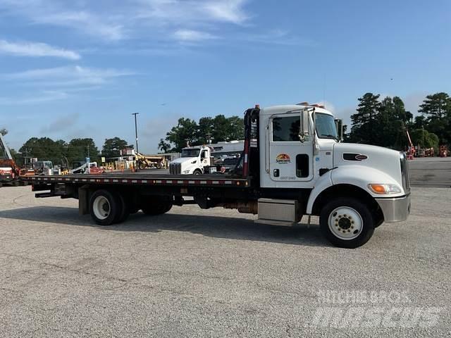 Peterbilt 337 Pagalbos kelyje automobiliai