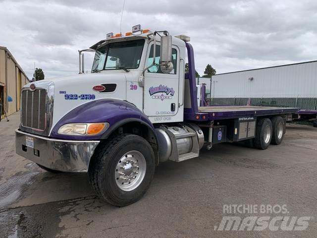 Peterbilt 348 Pagalbos kelyje automobiliai