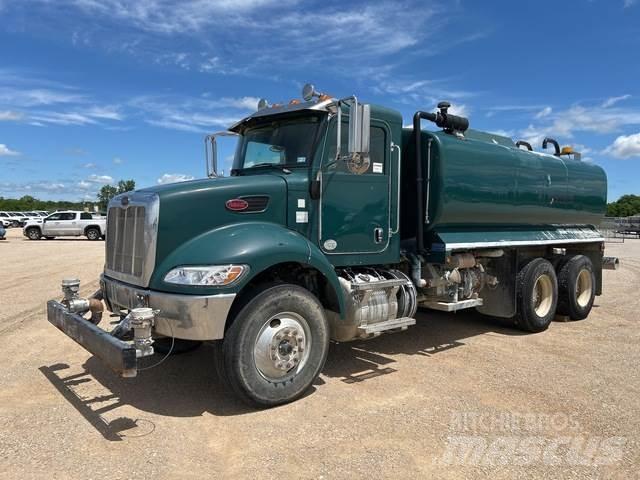 Peterbilt 348 Vandens sunkvežimiai