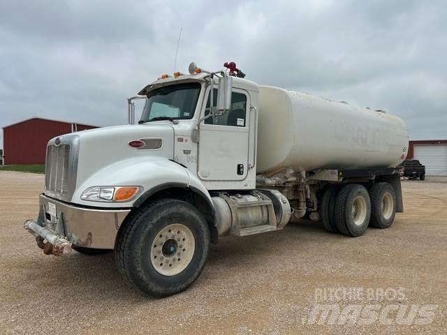 Peterbilt 348 Vandens sunkvežimiai