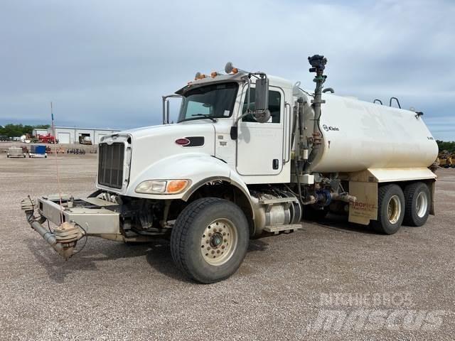 Peterbilt 348 Vandens sunkvežimiai