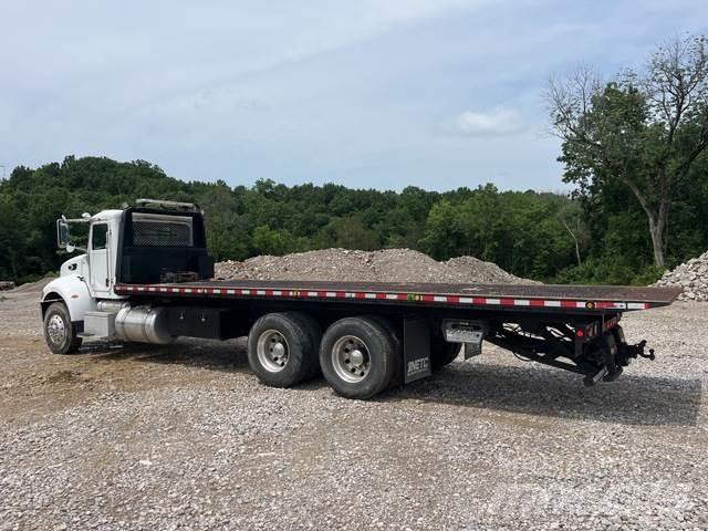 Peterbilt 348 Pagalbos kelyje automobiliai