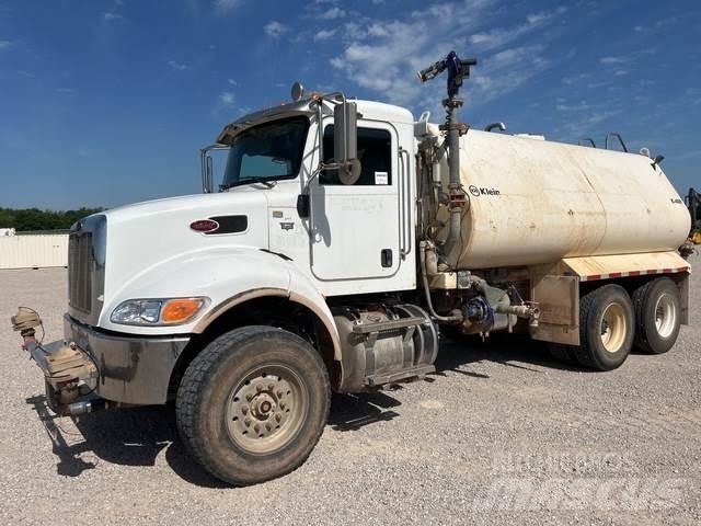 Peterbilt 348 Vandens sunkvežimiai