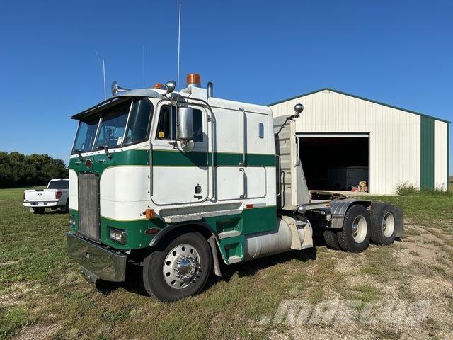 Peterbilt 362 Kabinos ir salonai