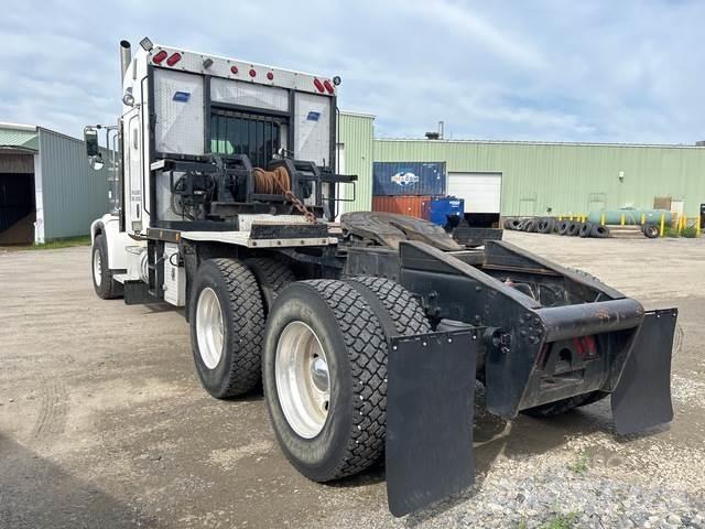 Peterbilt 378 Pagalbos kelyje automobiliai