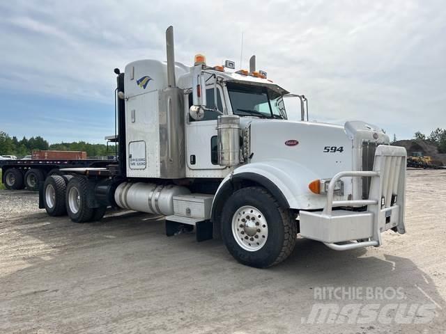 Peterbilt 378 Pagalbos kelyje automobiliai