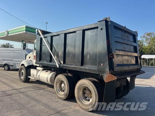 Peterbilt 384 Savivarčių priekabų vilkikai