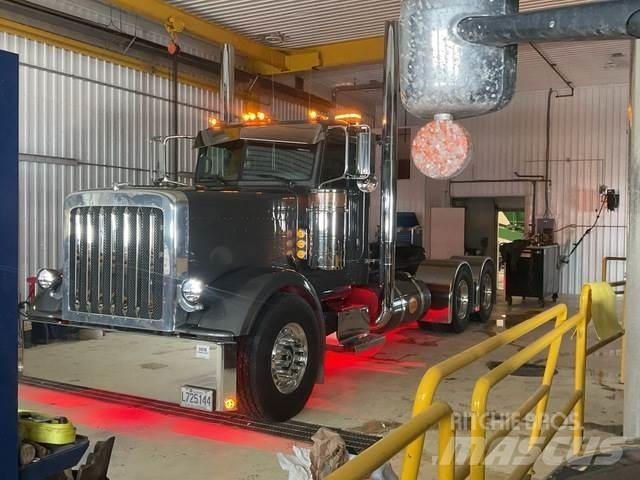 Peterbilt 388 Naudoti vilkikai