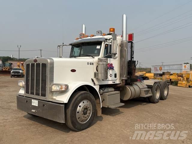 Peterbilt 388 Pagalbos kelyje automobiliai