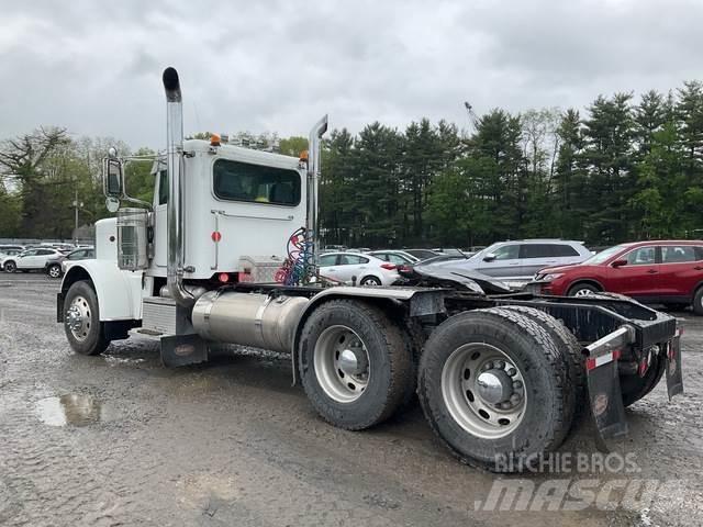 Peterbilt 389 Naudoti vilkikai
