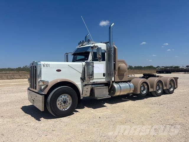 Peterbilt 389 Pagalbos kelyje automobiliai