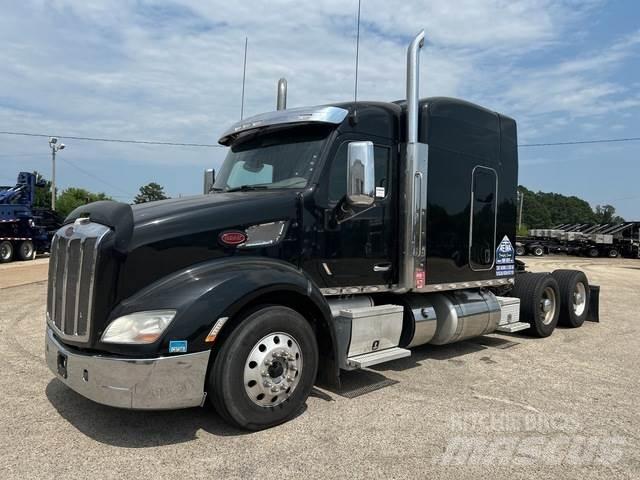 Peterbilt 579 Naudoti vilkikai