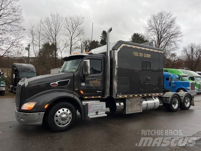 Peterbilt 579 Naudoti vilkikai