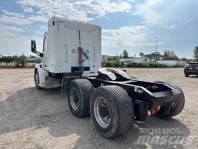 Peterbilt 579 Naudoti vilkikai
