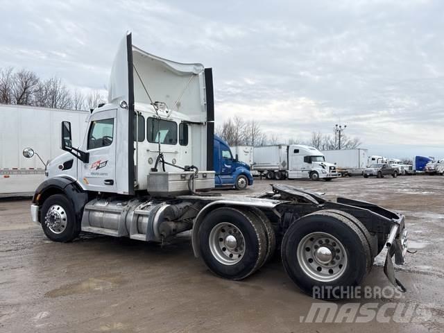 Peterbilt 579 Naudoti vilkikai