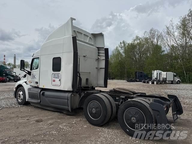 Peterbilt 579 Naudoti vilkikai