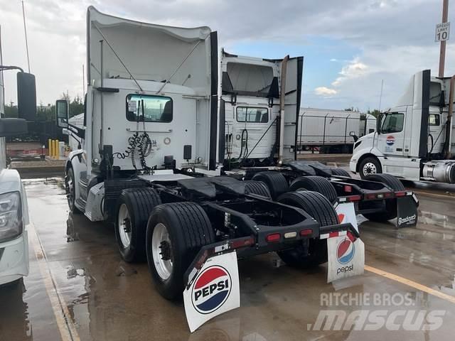 Peterbilt 579 Naudoti vilkikai