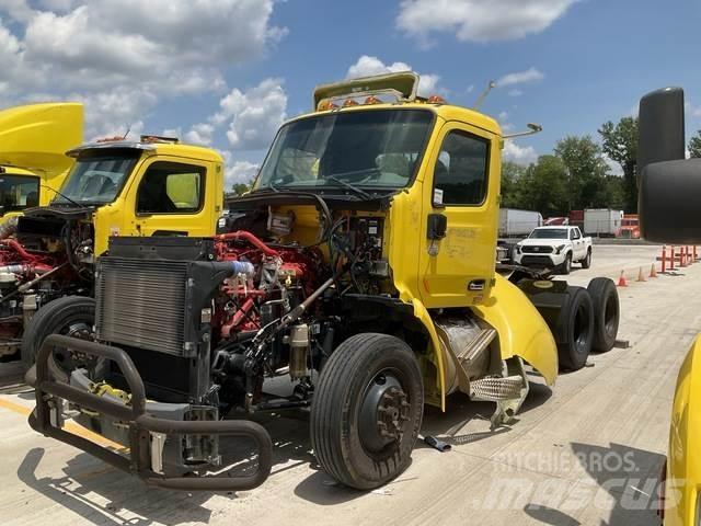 Peterbilt 579 Naudoti vilkikai