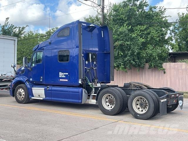 Peterbilt 587 Naudoti vilkikai