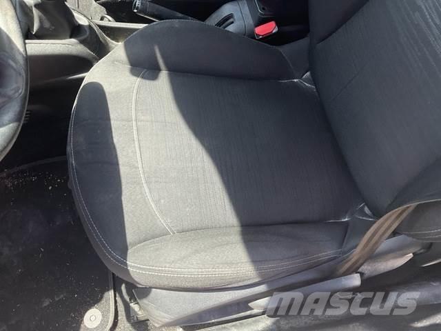 Peugeot 208 Lengvieji automobiliai