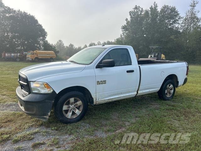 RAM 1500 Pikapai / Bortiniai sunkvežimiai
