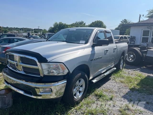 RAM 1500 Pikapai / Bortiniai sunkvežimiai