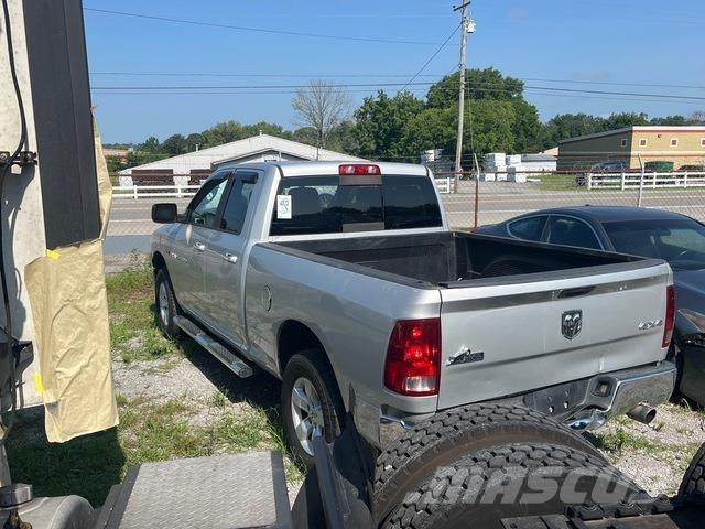 RAM 1500 Pikapai / Bortiniai sunkvežimiai
