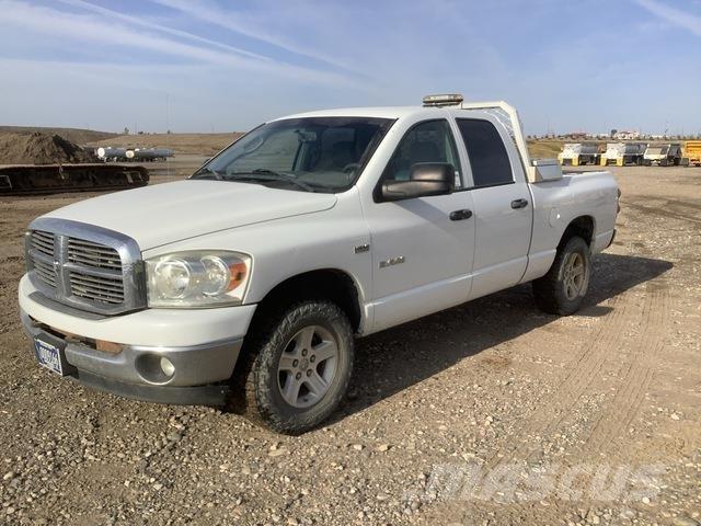 RAM 1500 Pikapai / Bortiniai sunkvežimiai